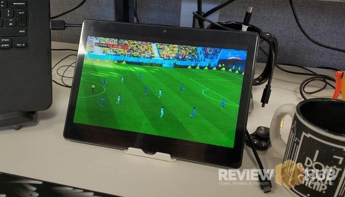 Chuwi Hi9 Air Watching Football