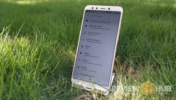 Mi A2 in Grass