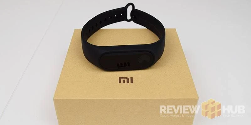 Xiaomi-Mi-Band-2-on-box